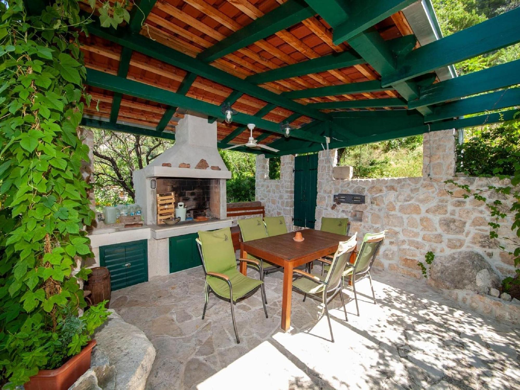 Luxurious Holiday Home In Makarska With Jacuzzi Eksteriør billede