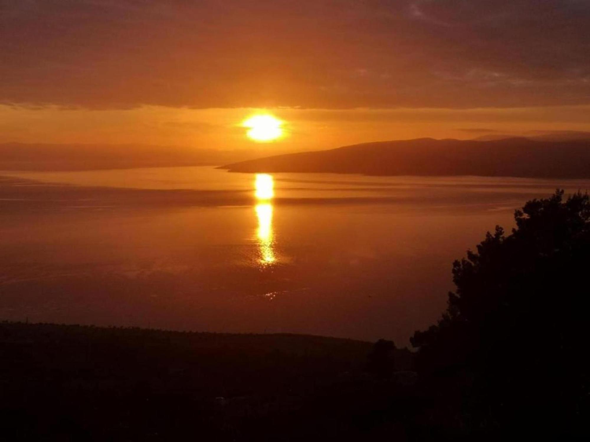 Luxurious Holiday Home In Makarska With Jacuzzi Eksteriør billede