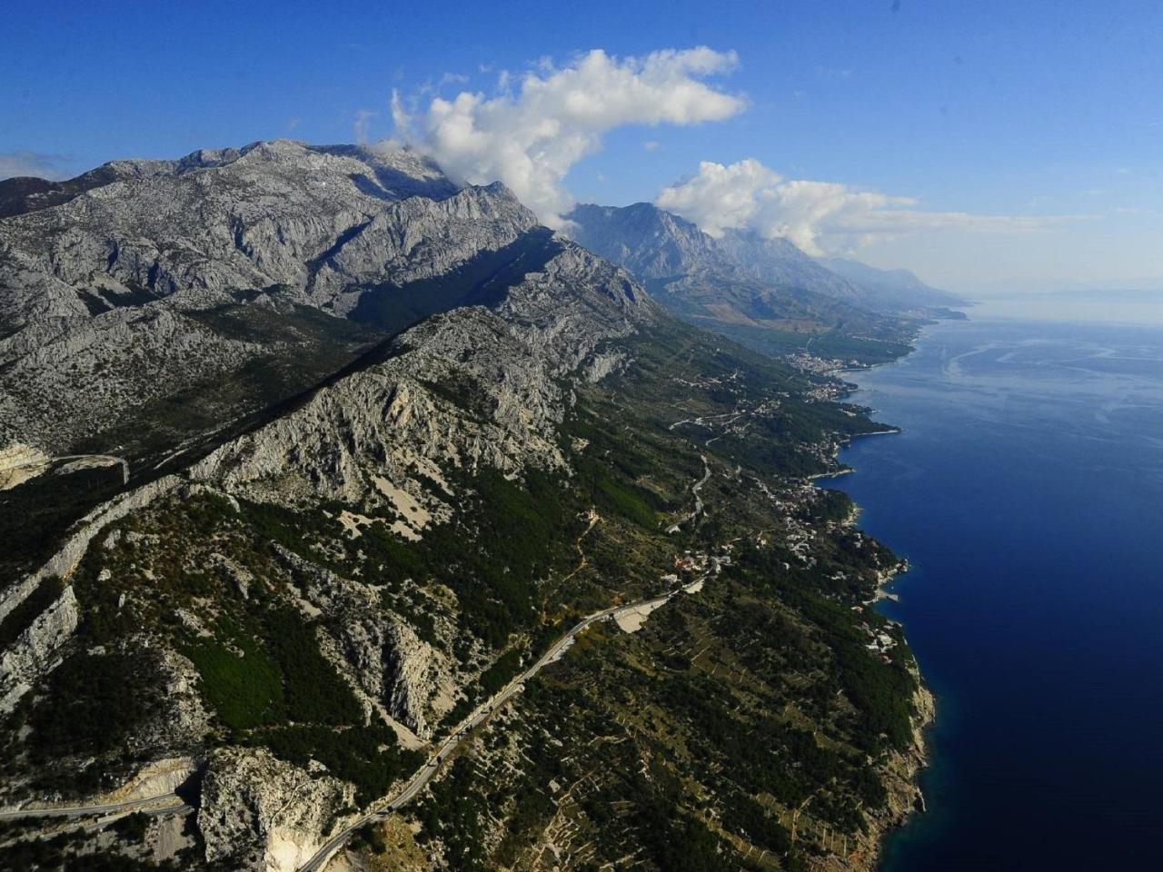 Luxurious Holiday Home In Makarska With Jacuzzi Eksteriør billede