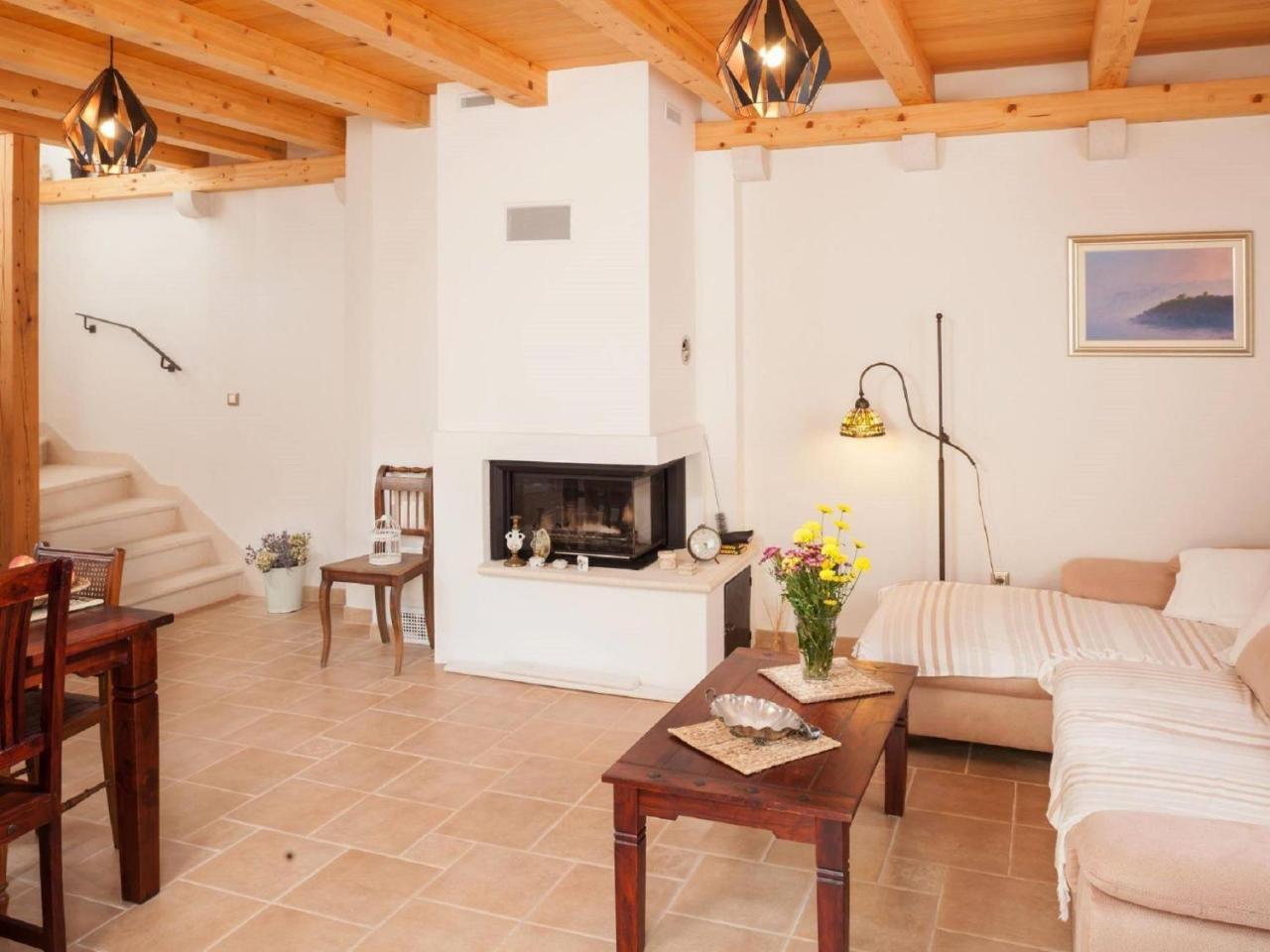 Luxurious Holiday Home In Makarska With Jacuzzi Eksteriør billede